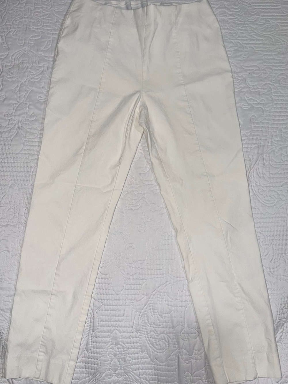 Chico’s So Slimming White Ankle Pants Size 1.5 US 10 Pull-On Stretch